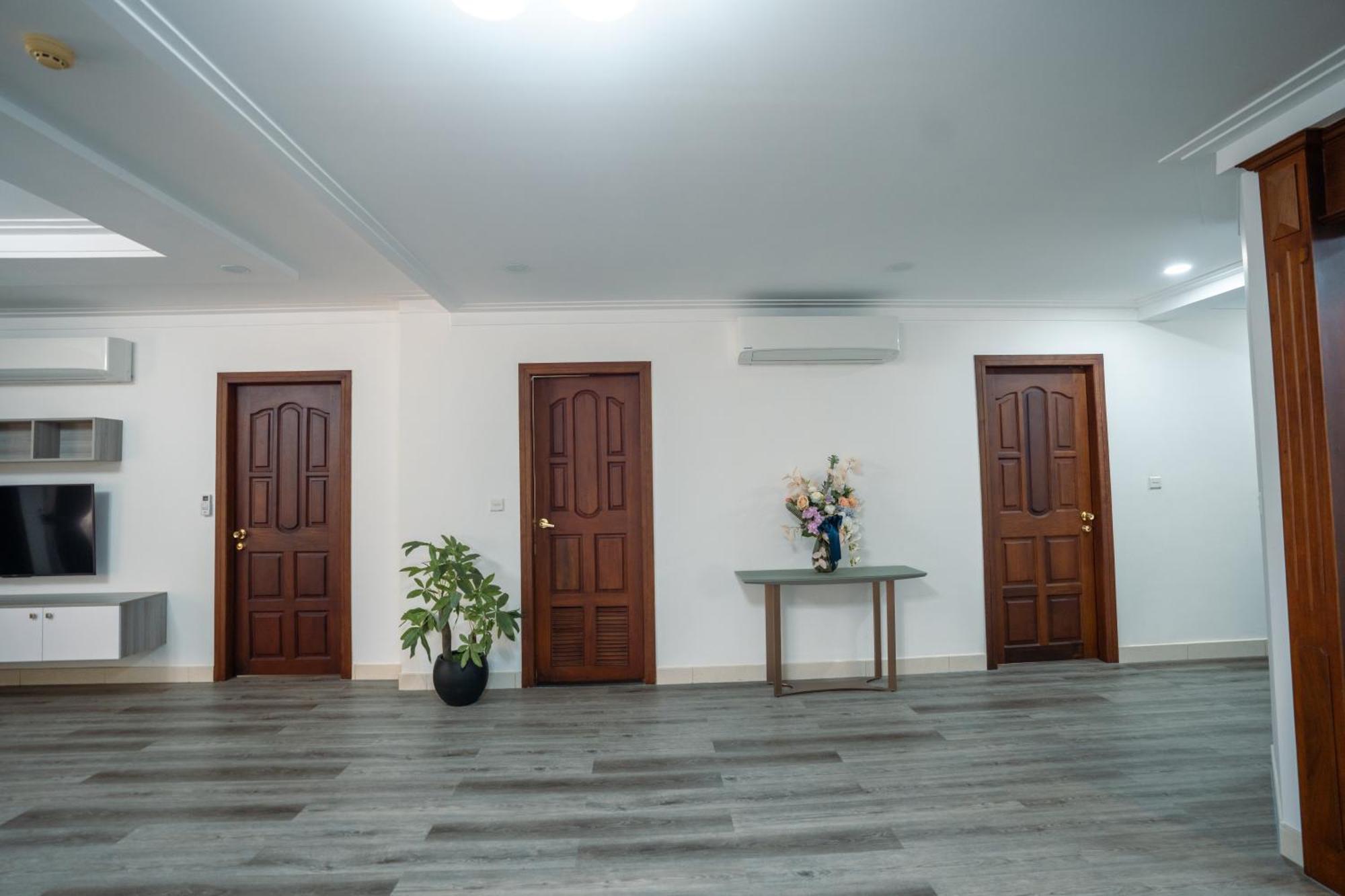 Hamptons Apartments Phnom Penh Exterior photo