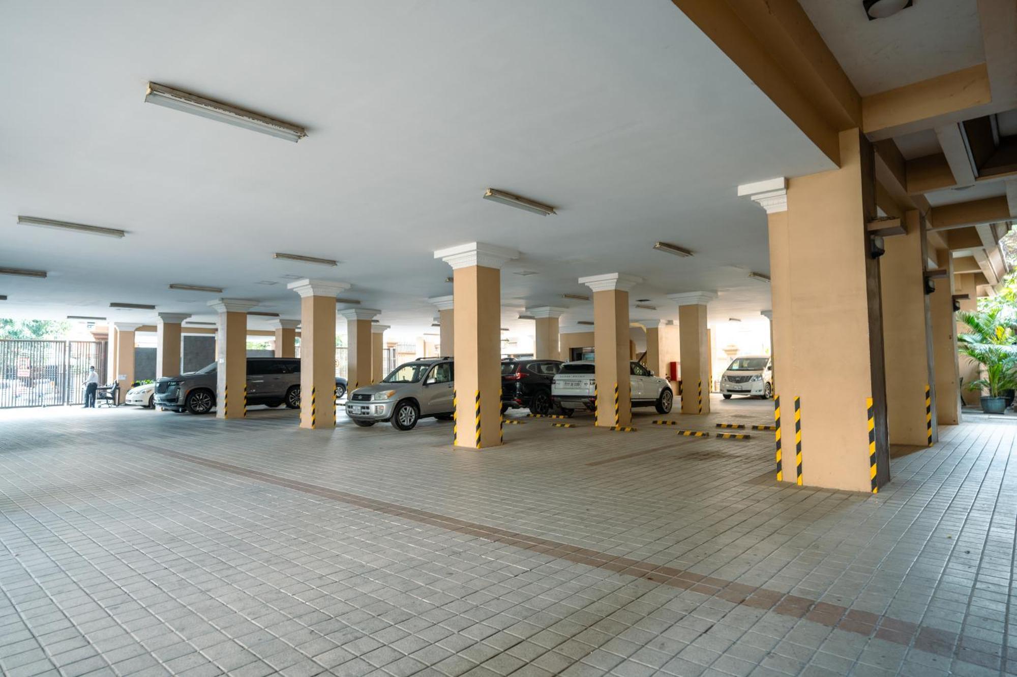 Hamptons Apartments Phnom Penh Exterior photo