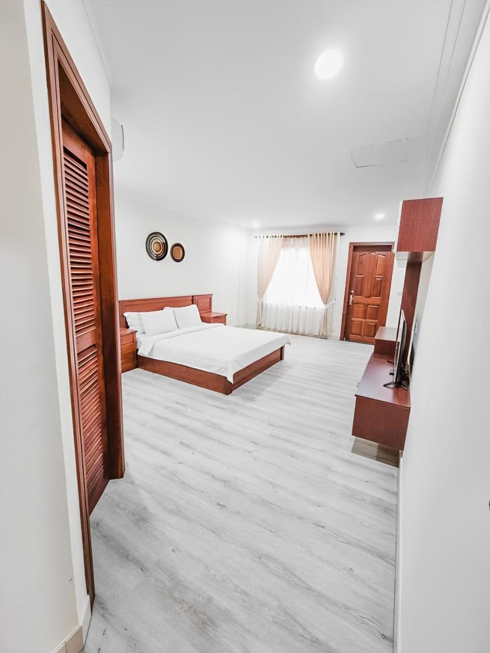 Hamptons Apartments Phnom Penh Exterior photo