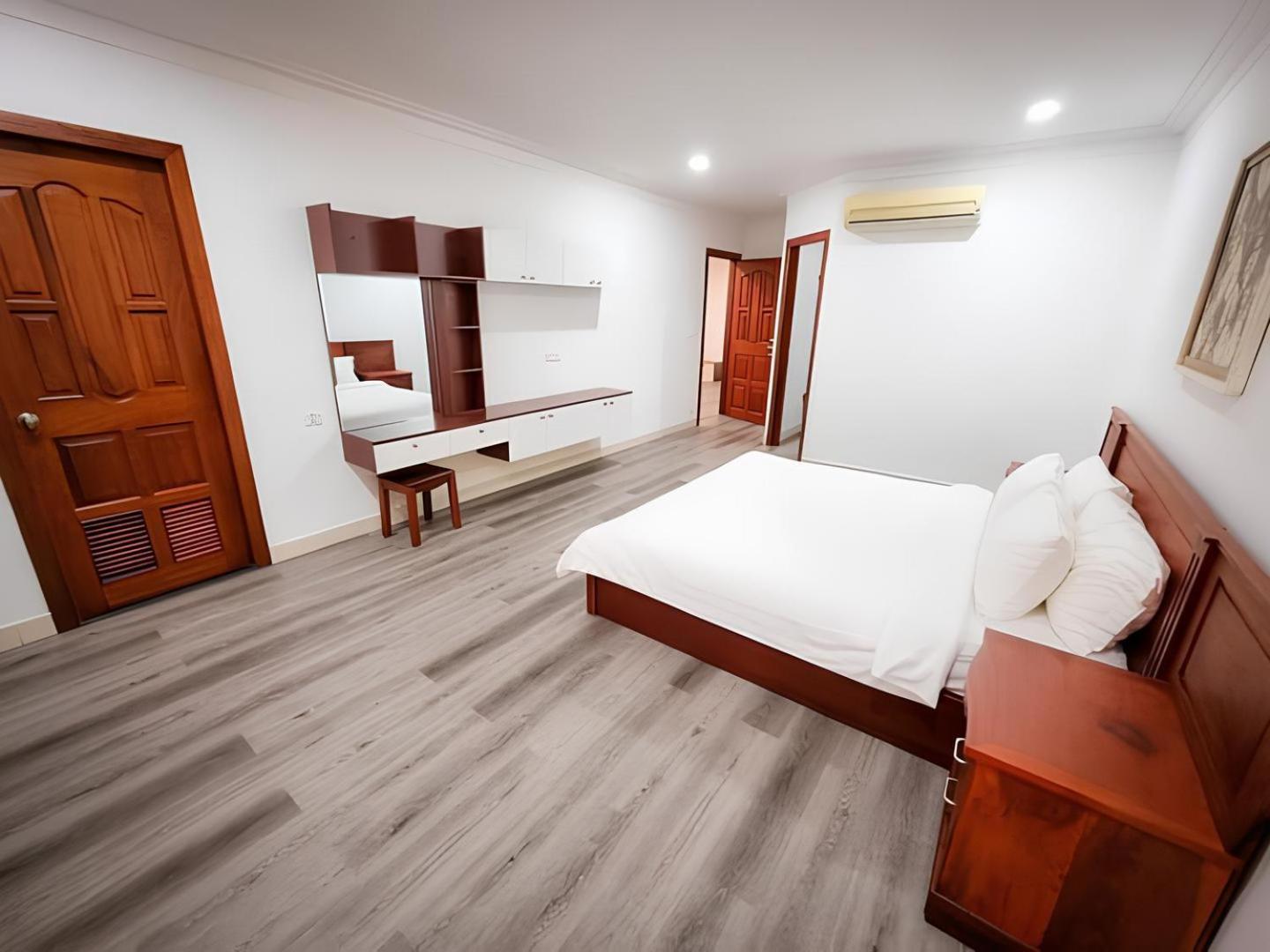Hamptons Apartments Phnom Penh Exterior photo