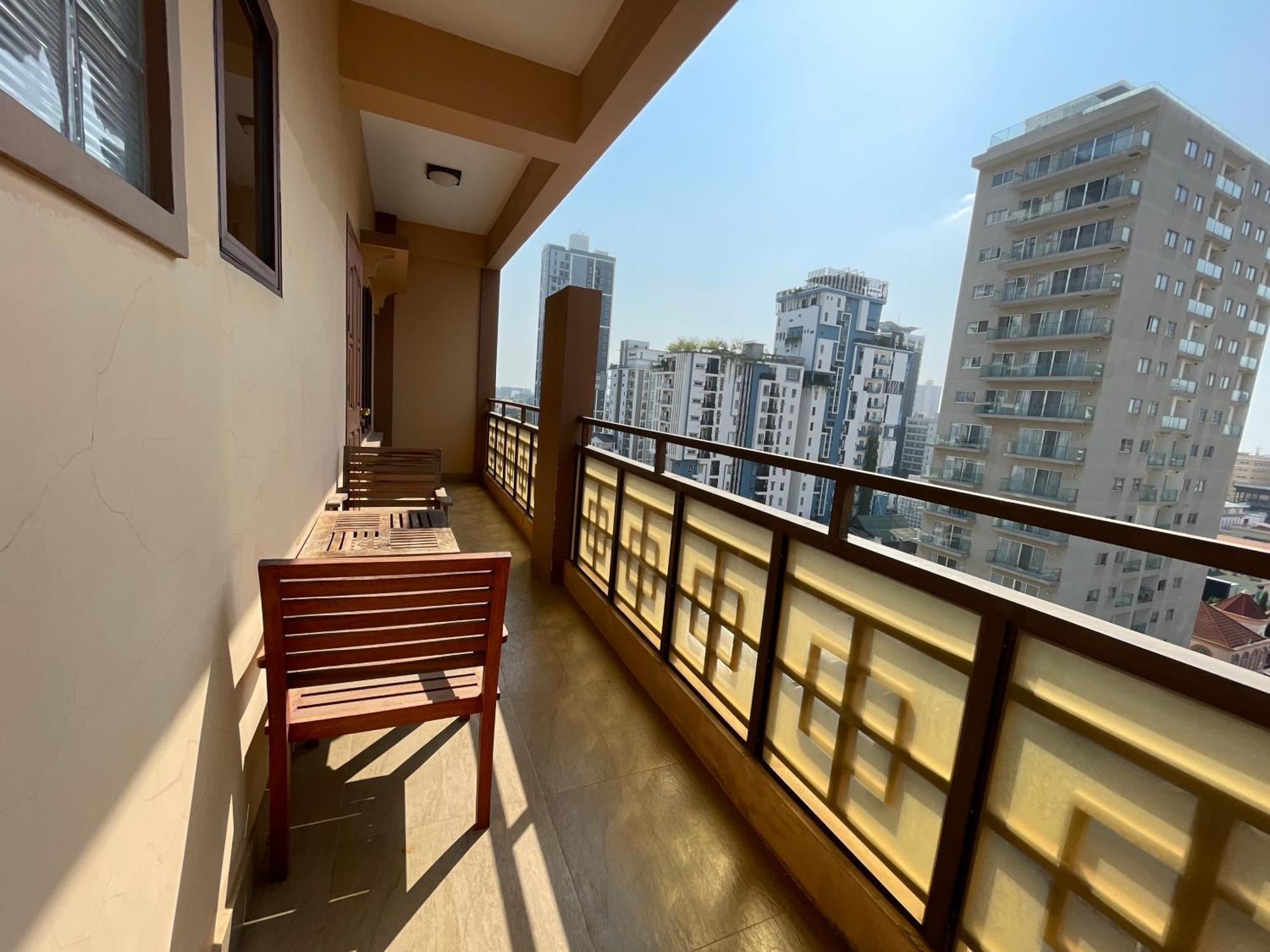 Hamptons Apartments Phnom Penh Exterior photo