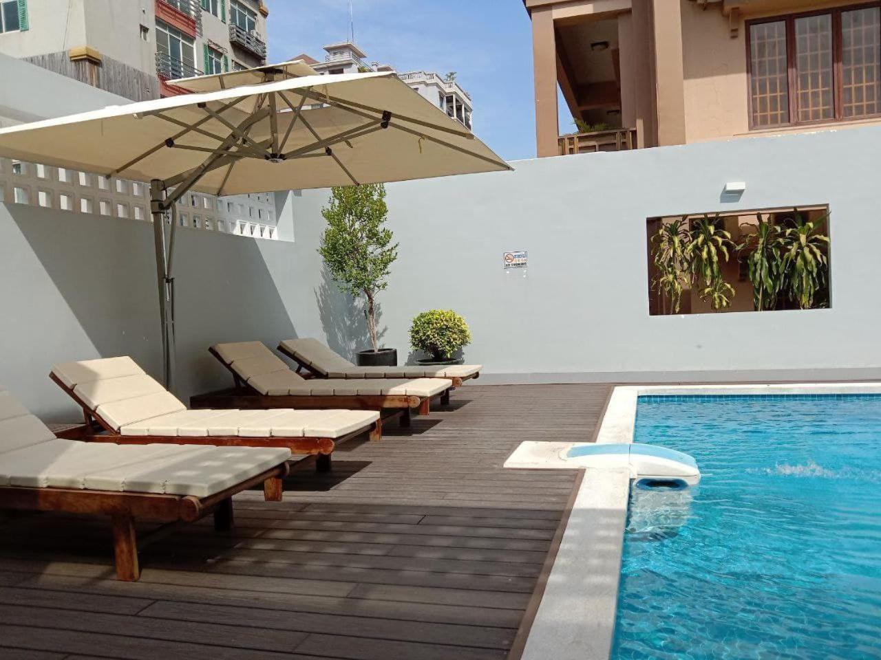 Hamptons Apartments Phnom Penh Exterior photo